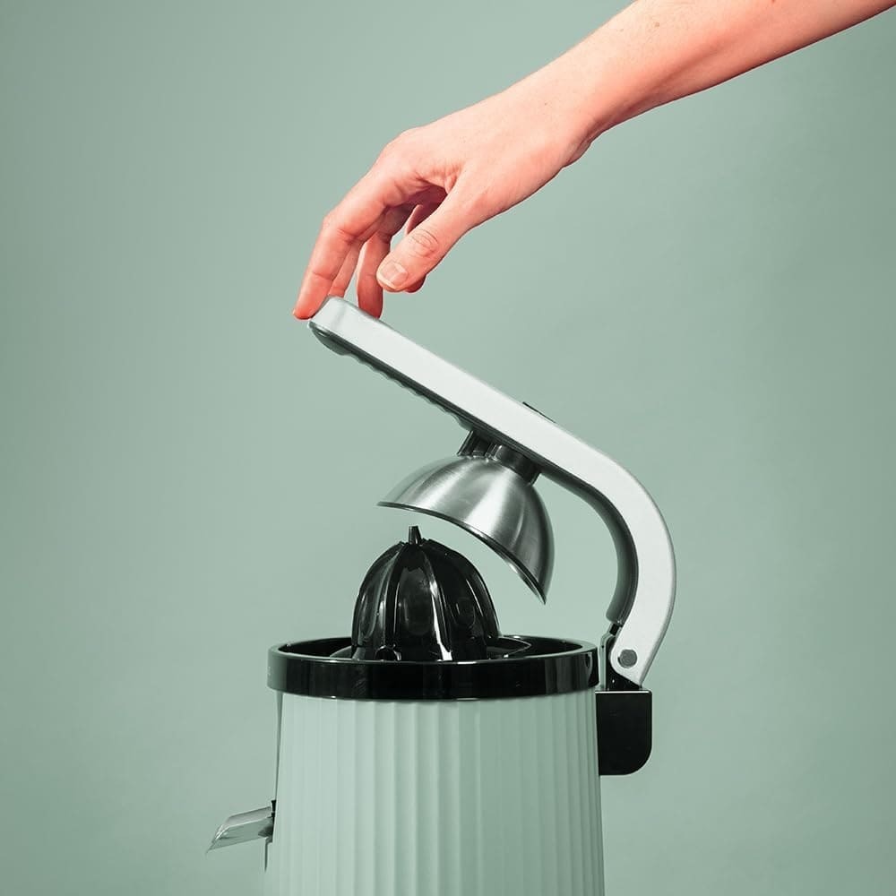 El exprimidor eléctrico de brazo Xqueeze RetroJuice 600 Green de Cecotec en Amazon