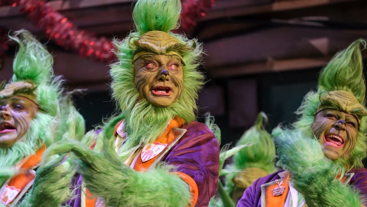 El Sheriff, durante una actuación con la chirigota de 2024 'El grinch de Cai'