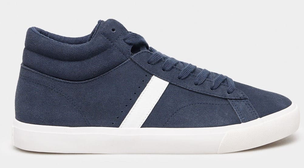 Zapatilla deportiva estilo botín