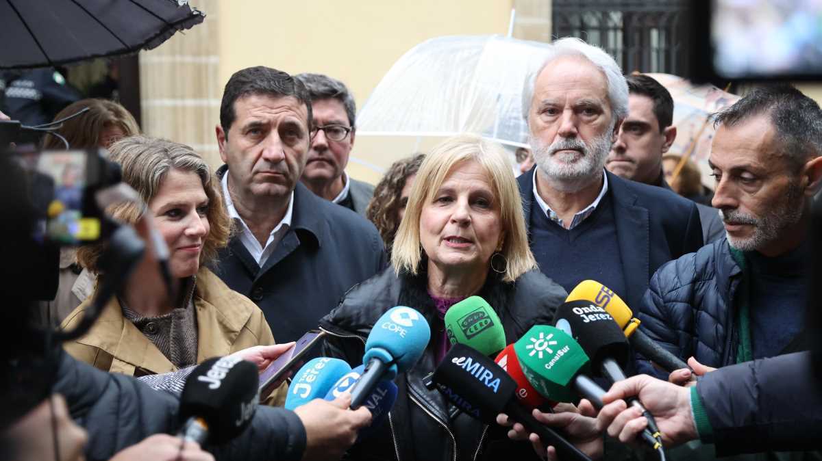 La alcaldesa, María José García-Pelayo atiende a los medios | Cristo García