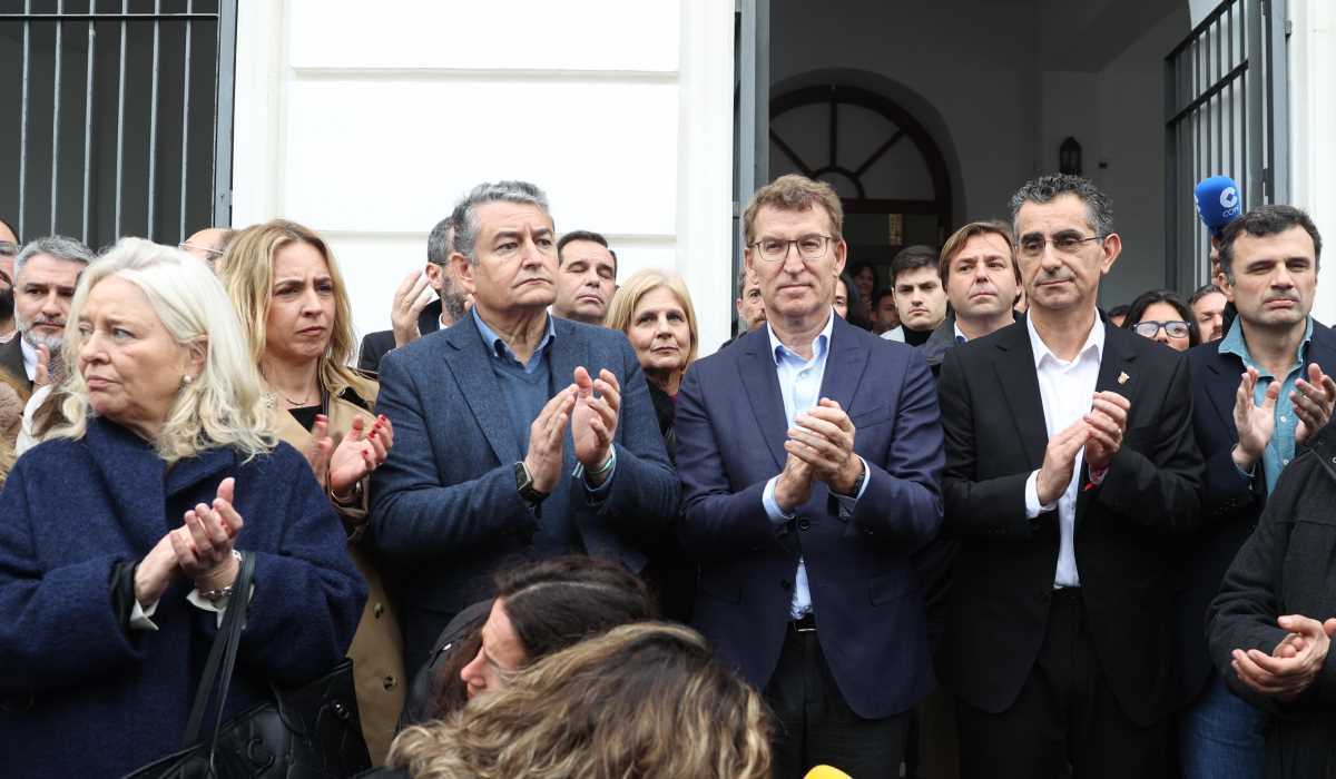 Antonio Sanz, Alberto Núñez Feijóo y Miguel Molina en Barbate | Cristo García