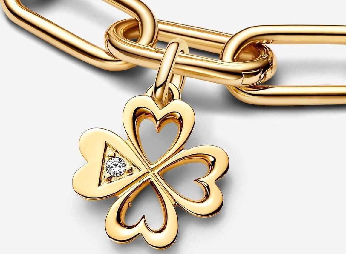 Charm Medallón Corazón Trébol de Cuatro Hojas Pandora ME