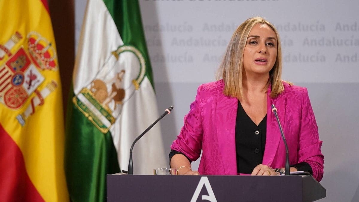 La exconsejera de Fomento y actual alcaldesa de Granada, Marifrán Carazo