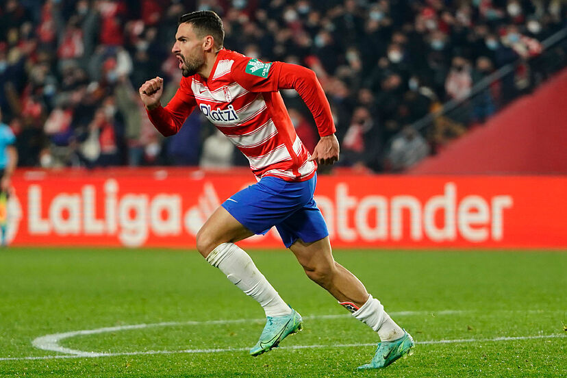 Antonio Puertas celebra un gol con el Granada CF