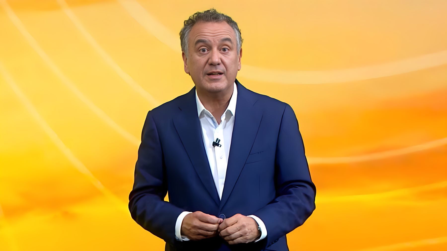 Roberto Brasero da la predicción del tiempo en Antena 3