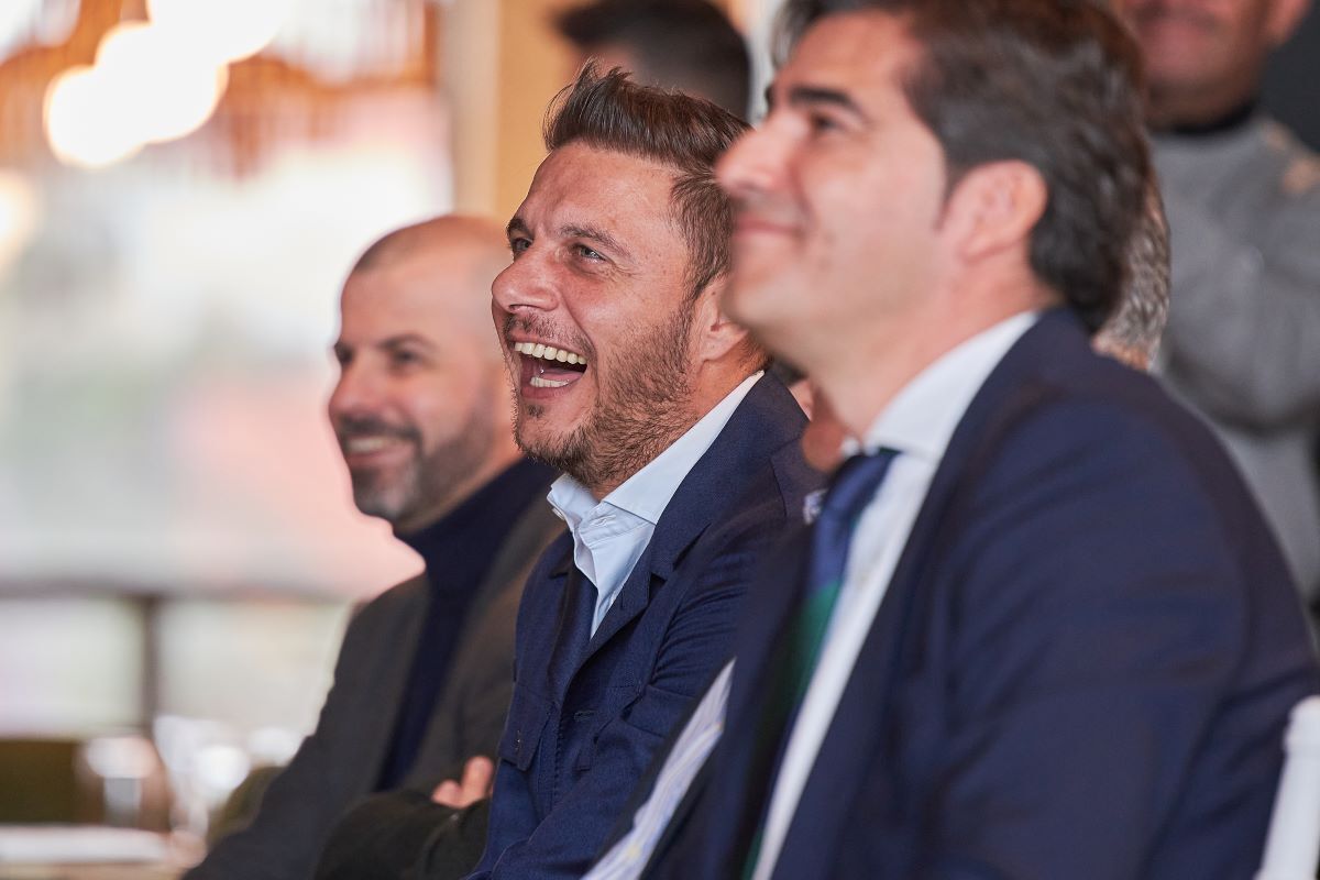 Joaquín durante la renovación de Germán Pezzella con el Real Betis | Salvador López Medina para El MIRA