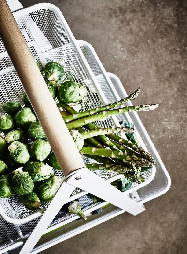 El carrito blanco para la cocina RISATORP de Ikea