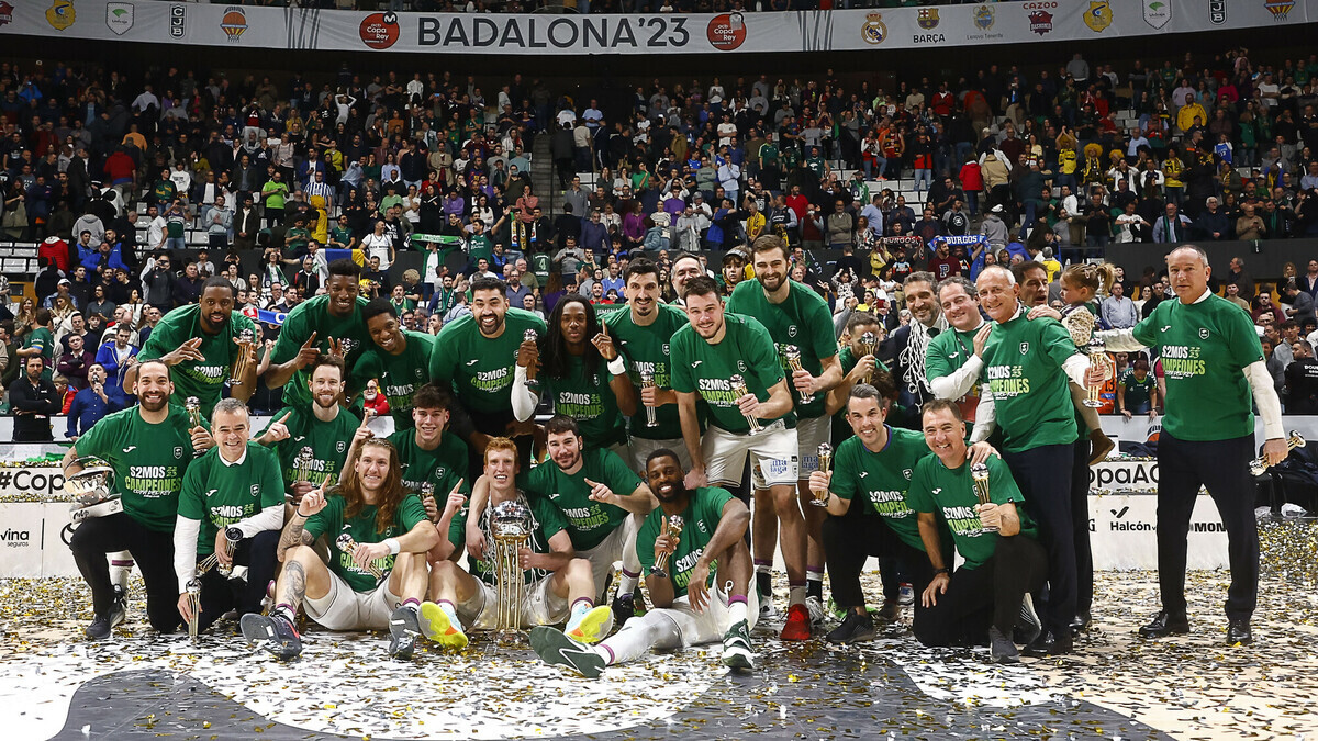 El Unicaja después de ganar la Copa del Rey 2023 en Badalona