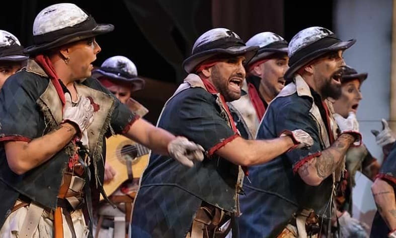 Jonathan Pérez, en el centro de la imagen, autor de 'Los sacrificaos'