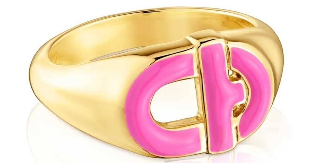 Sello con baño de oro 18 kt sobre plata y esmalte fucsia TOUS MANIFESTO
