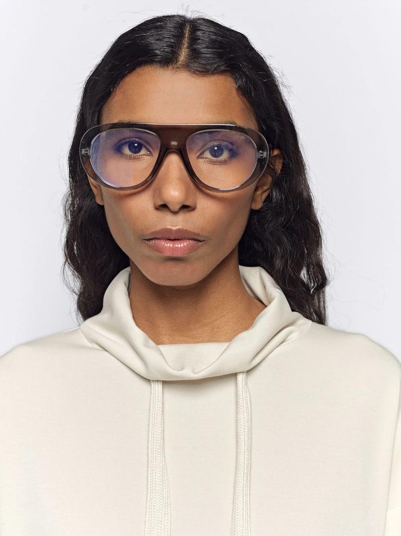 La nueva sudadera con capucha de color blanca de Parfois