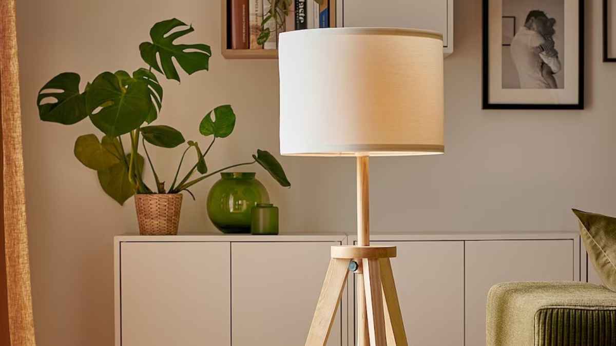 Lámpara de pedestal LAUTERS de Ikea