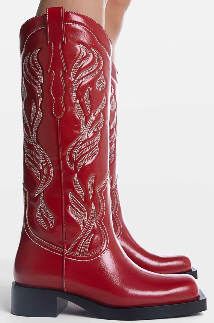 Botas planas Cowboy de Stradivarius