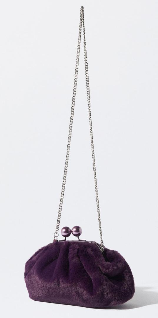 El bolso de fiesta de efecto pelo de color violeta de Parfois