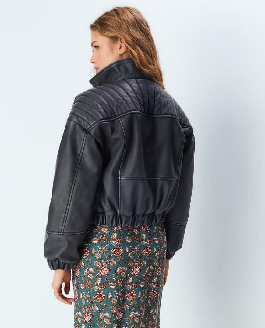 La cazadora de polipiel efecto lavado de mujer de Sfera en El Corte Inglés