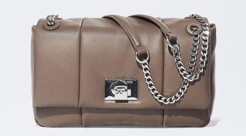 Bolso de hombro acolchado convertible a bandolera