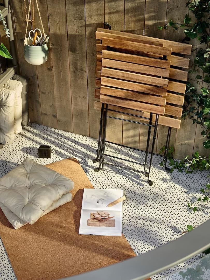 El conjunto de mesa con 2 sillas de exterior de madera TÄRNÖ de Ikea