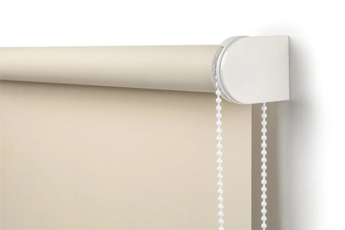 El estor enrollable Black Out beige de Leroy Merlin