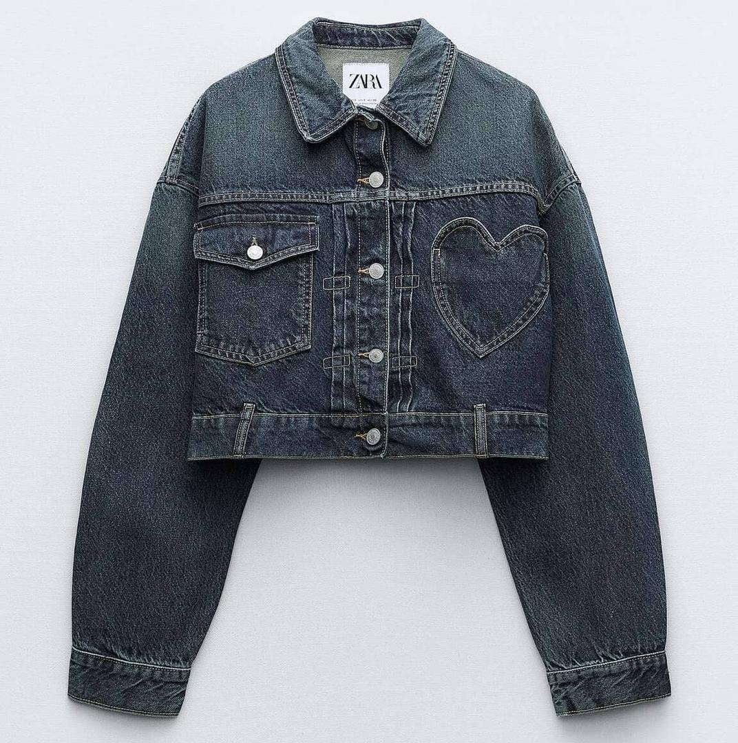 La chaqueta cazadora denim TRF de corazón de Zara
