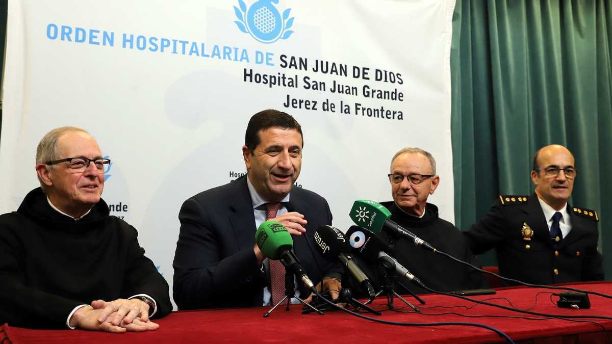 Recepción de la Policía Nacional en el Hospital San Juan de Dios