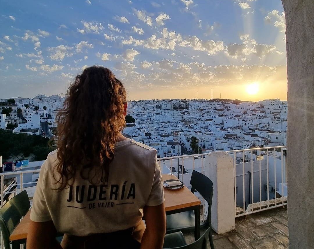 Taberna de La Judería de Vejer. Foto vía Instagram: @lajuderiadevejer