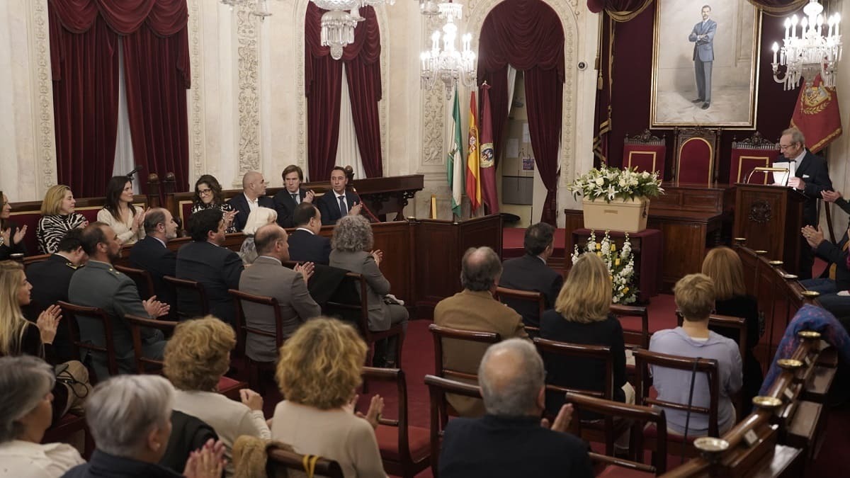 El acto ha tenido lugar en el Salón de Plenos del Ayuntamiento | FOTO: José Antonio Pliego para ElMIRA