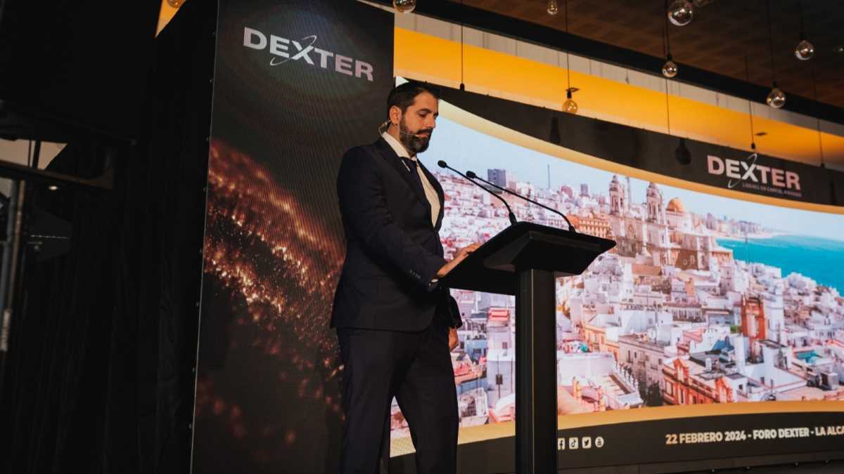 Jaime Núñez, CEO del Grupo MIRA, presentador del evento de DEXTER en el Campo de Gibraltar