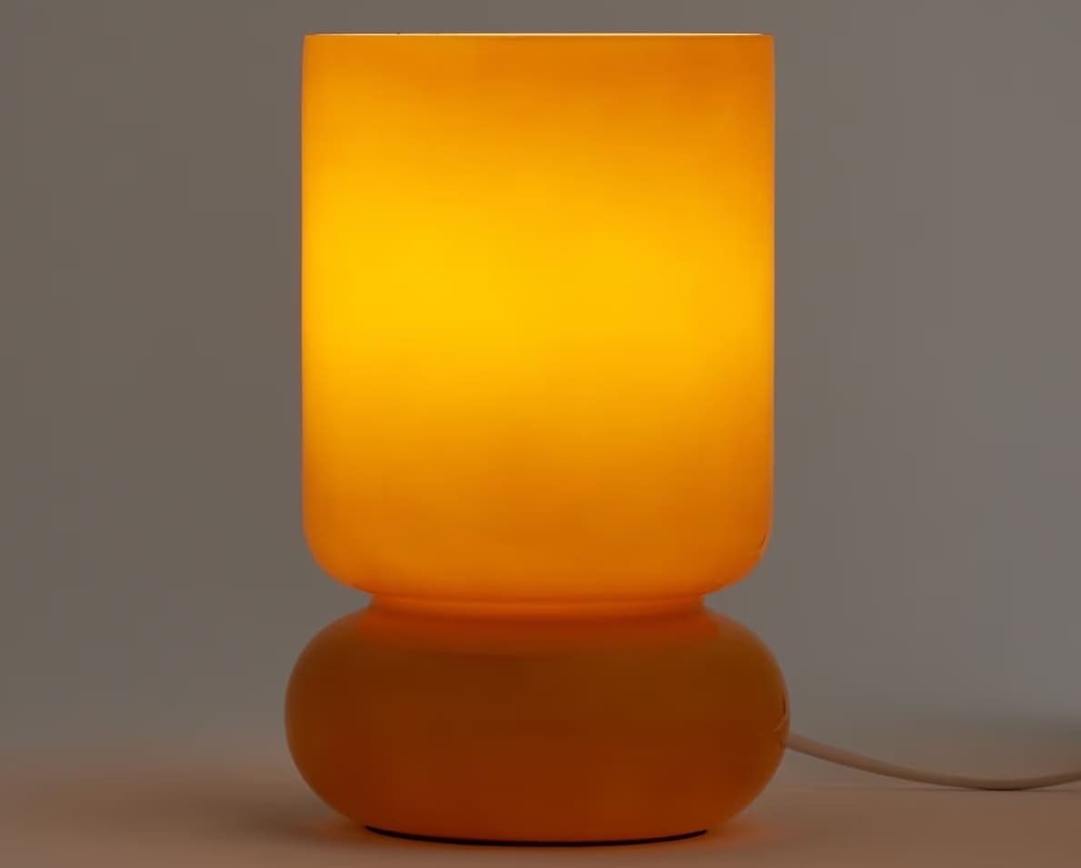 La lámpara de mesa Lara de El Corte Inglés