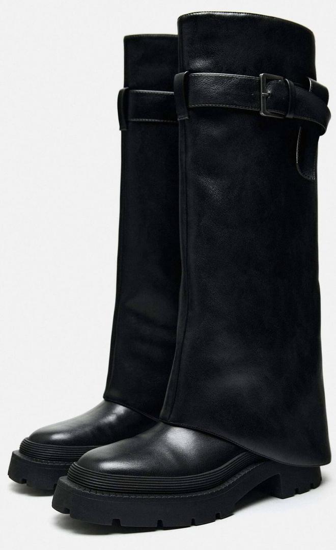 Las botas altas de polaina con hebilla de Zara