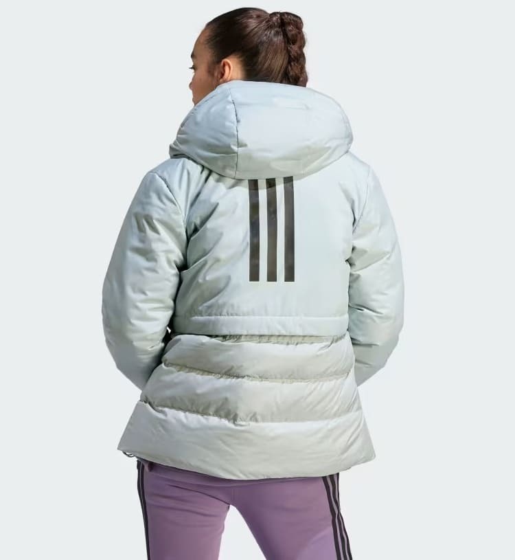 La chaqueta de plumón Traveer Cold.Dry gris azulado de Adidas