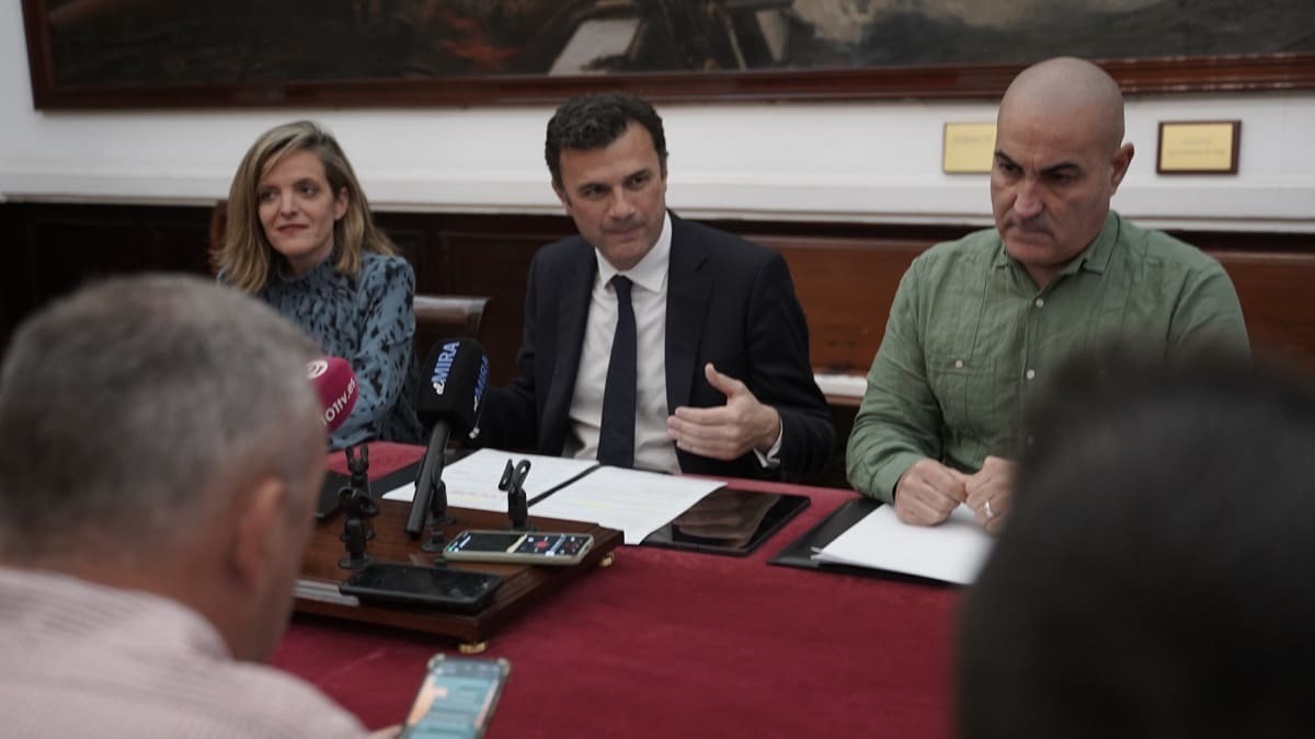 Bruno García, durante su atención a los medios | Foto: José Antonio Pliego para ElMIRA