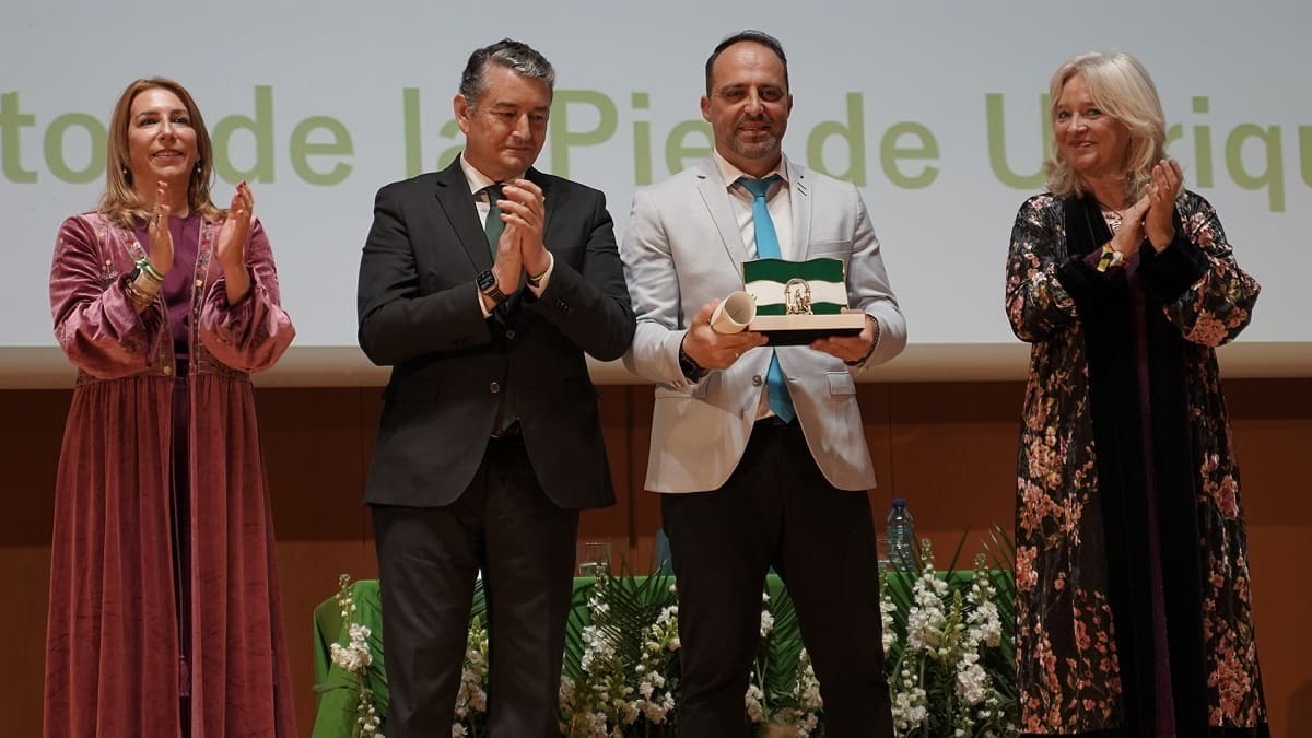 Los permiados han recibido con emoción sus galardones 1 Foto: José Antonio Pliego para ElMIRA