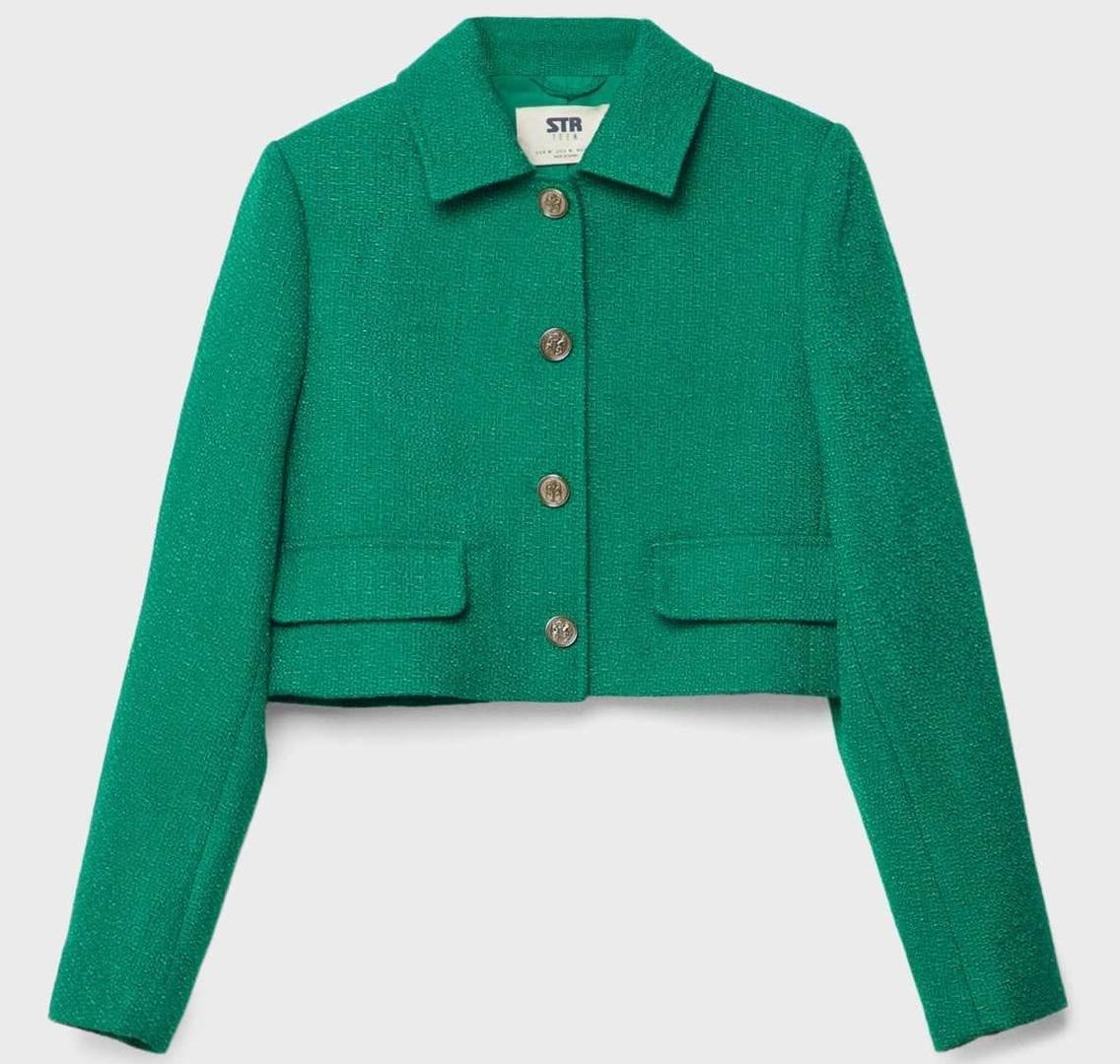 Americana crop estructura botones de Stradivarius