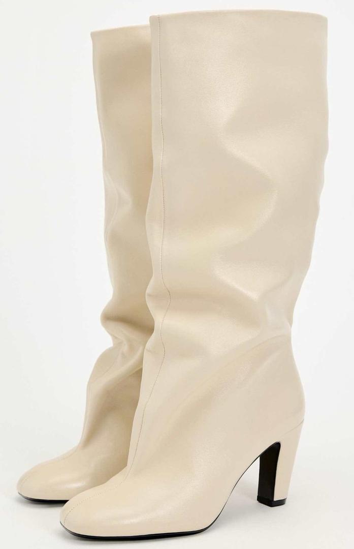 Bota tacón piel soft de Zara