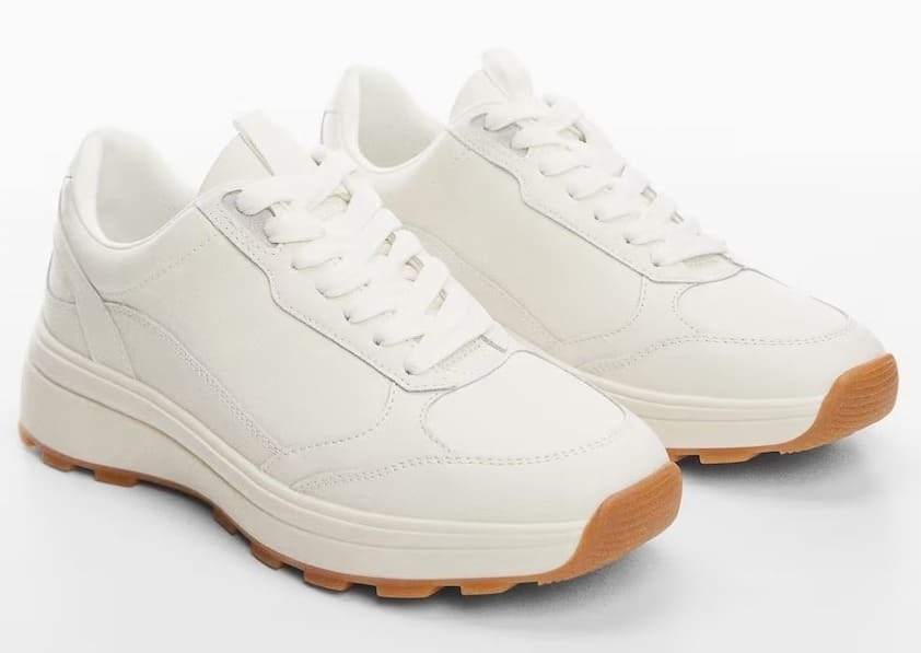 Las zapatillas deportivas de piel con cordones blancas de Mango