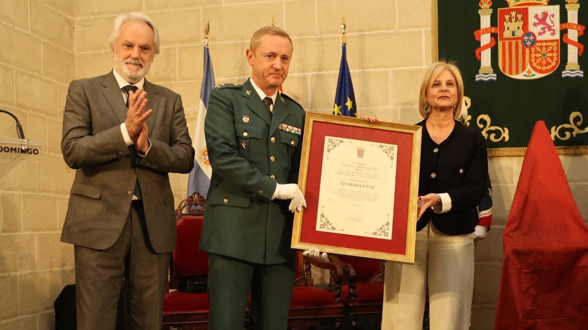 Entrega del Premio Dia de Andalucía a la Guardia Civil | Cristo García