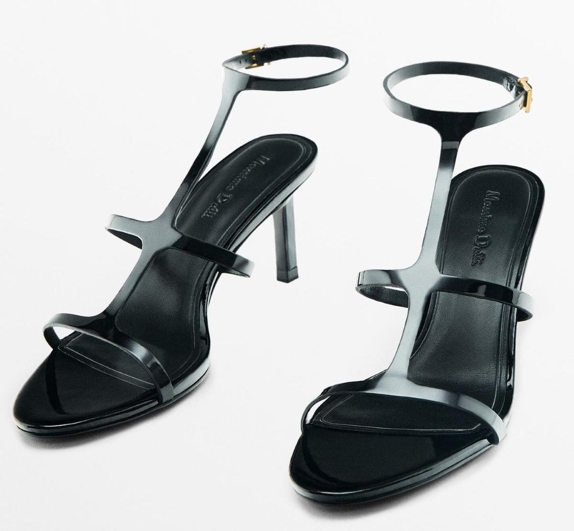 Sandalias de tacón con tiras de charol