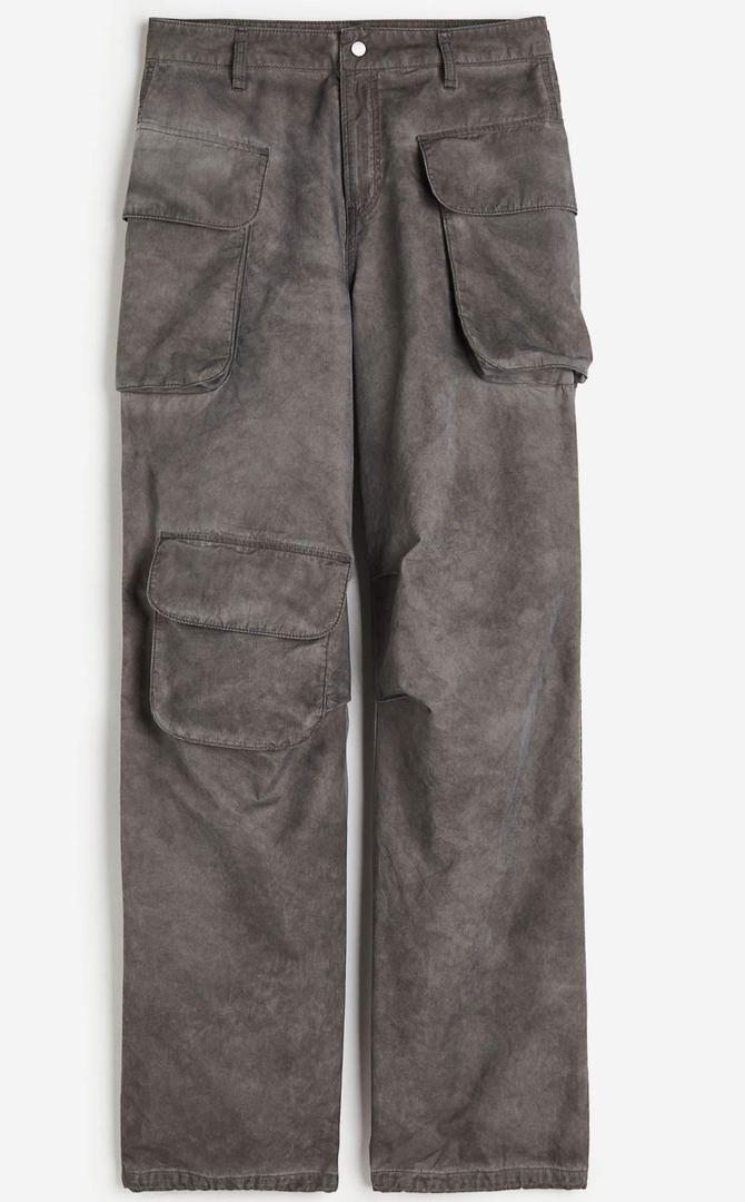 Pantalón cargo efecto desgastado de H&M