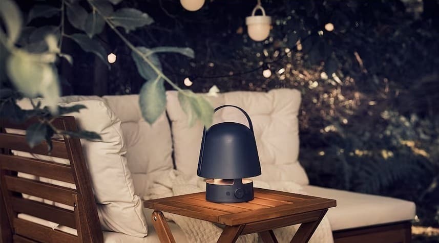 La lámpara con altavoz y Bluetooth para exterior VAPPEBY de Ikea