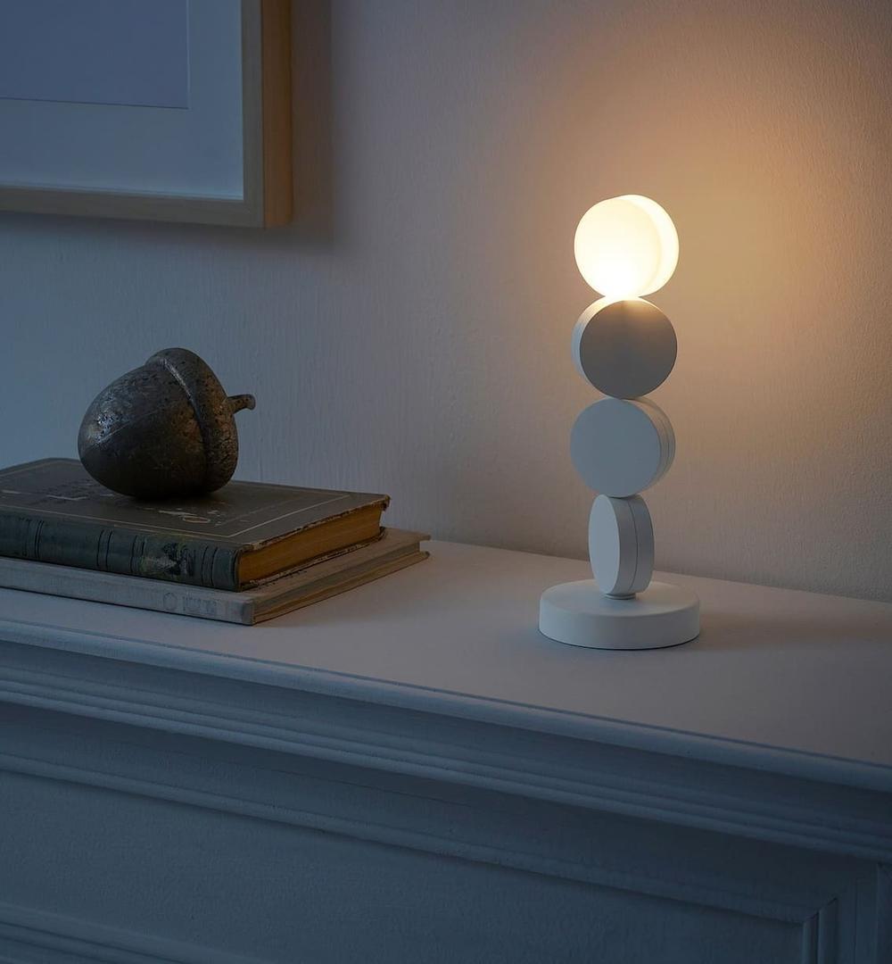 Lámpara de mesa modelo STRÅLA de Ikea