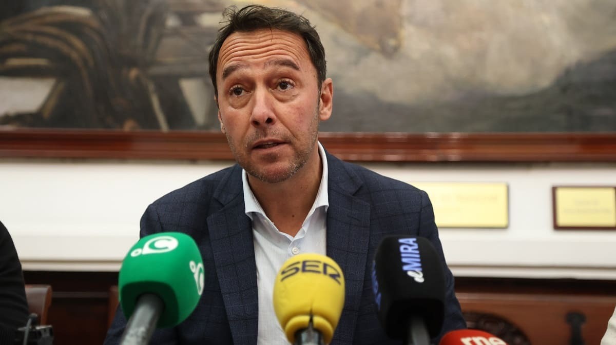 El teniente de alcalde José Manuel Cossi ha presidido la Junta de Gobierno Local | Foto: Cristo García para ElMIRA