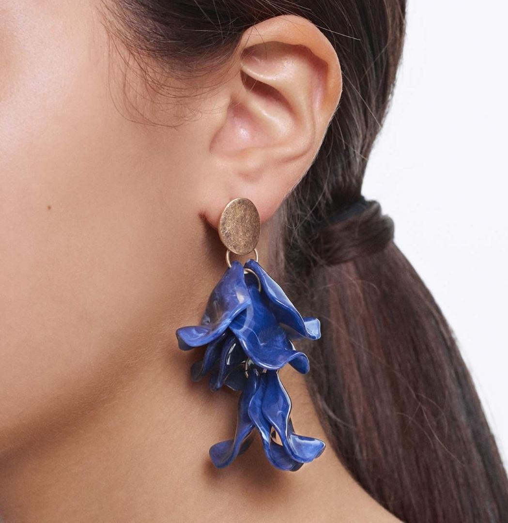 Pendientes flor con resina de Parfois