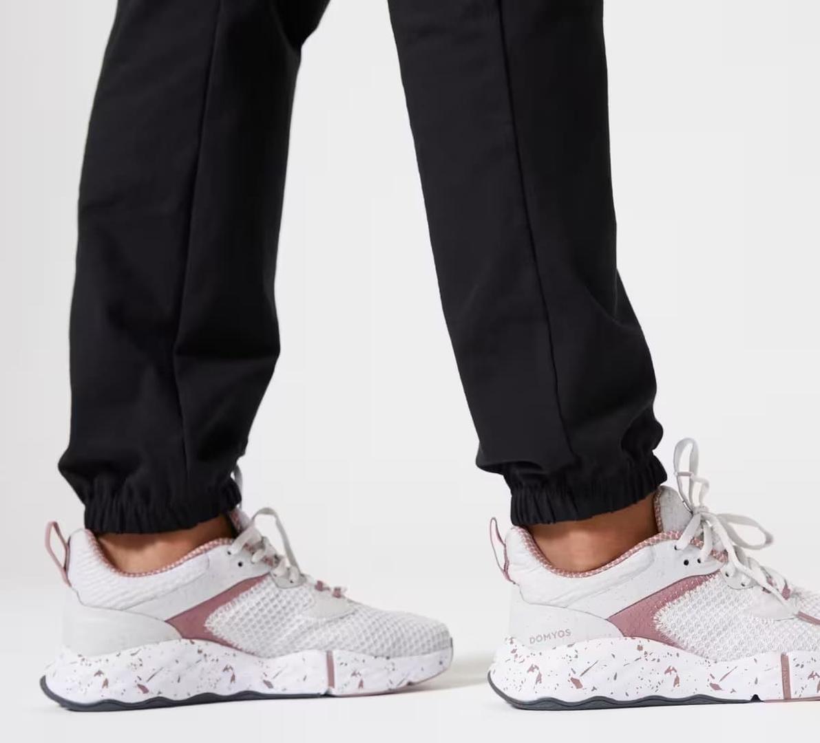 El pantalón jogger fitness de algodón negro de Domyos en Decathlon