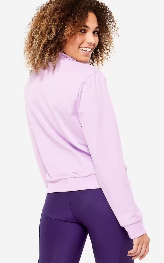 La nueva sudadera Fitness Cardio de mujer negra de Domyos en Decathlon