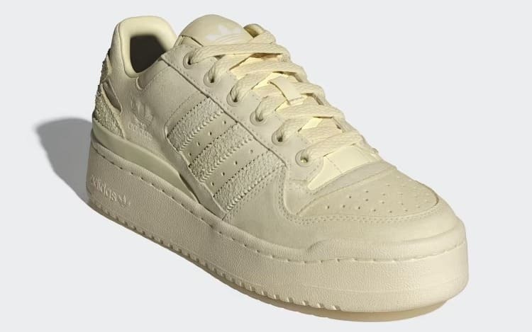 Las nuevas zapatillas vintage de color beige Forum Bold Stripes de Adidas