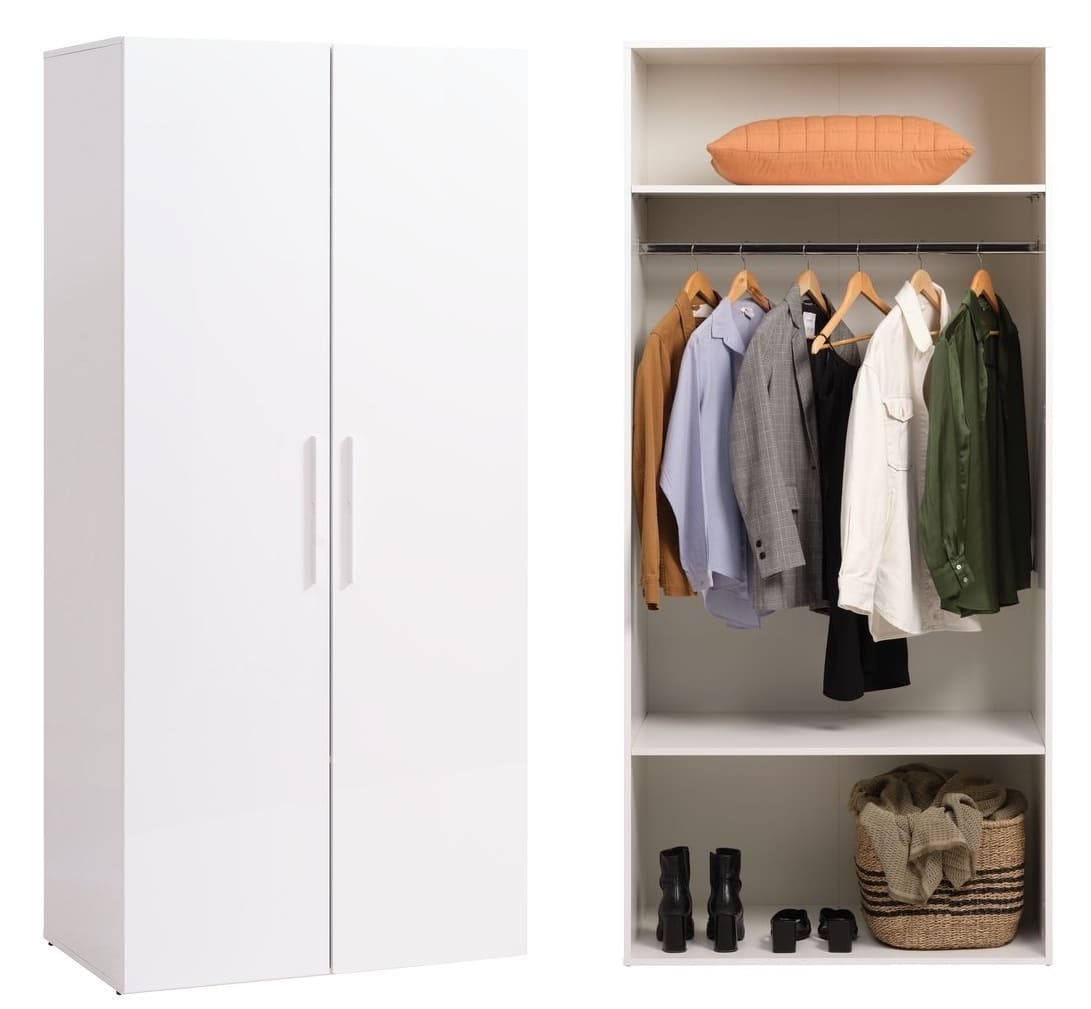 El armario modelo HELSTRUP con barnizado brillante de JYSK