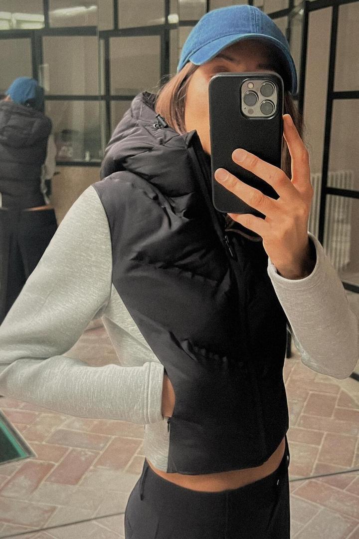 La cazadora combinada con capucha mitad sudadera y mitad chaleco de Zara
