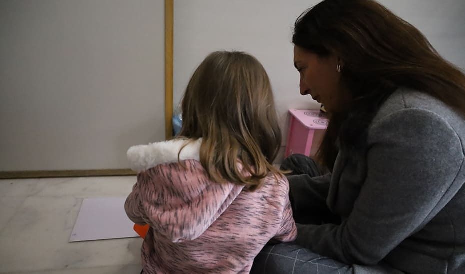 La consejera Loles López, durante una visita a un centro de menores