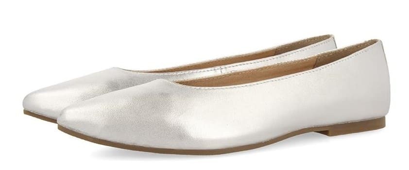 Bailarinas de mujer con punta fina Gioseppo