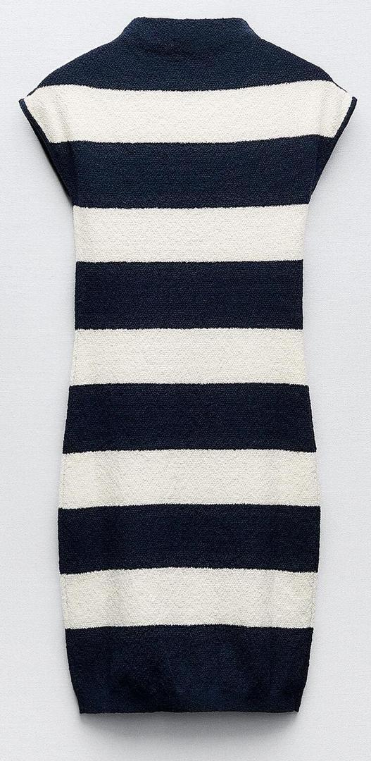 El nuevo vestido de punto cortado con estampado a rayas y ajustado de Zara